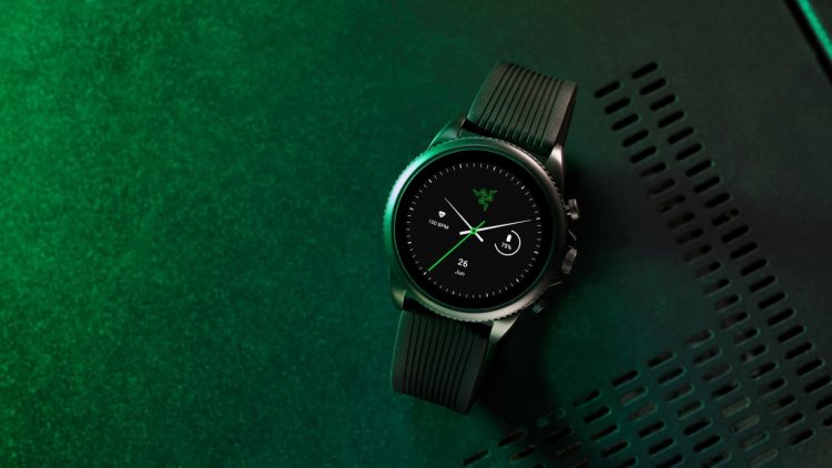 Fossil and Razer collaborate at CES to launch a limited-edition smartwatch for gamers.